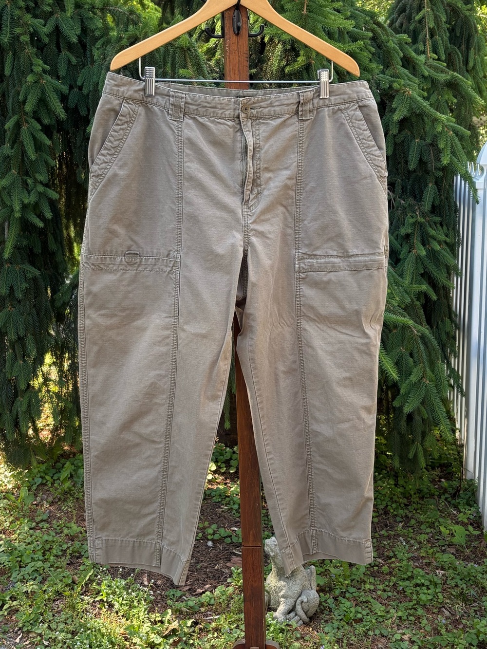 Eddie Bauer Cargo Capris